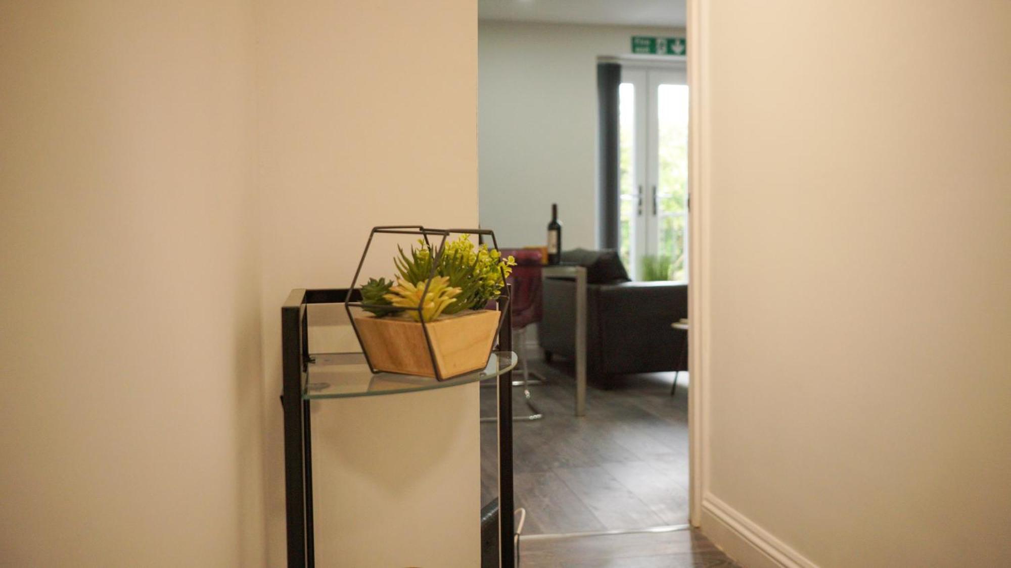 Modern Apartments Near Cardiff City Centre Extérieur photo